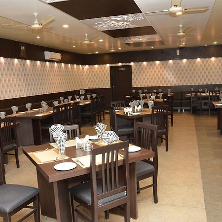 Hotel Darshan Rājula Zewnętrze zdjęcie