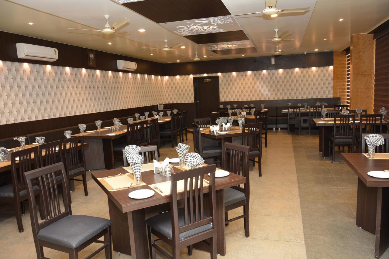 Hotel Darshan Rājula Zewnętrze zdjęcie